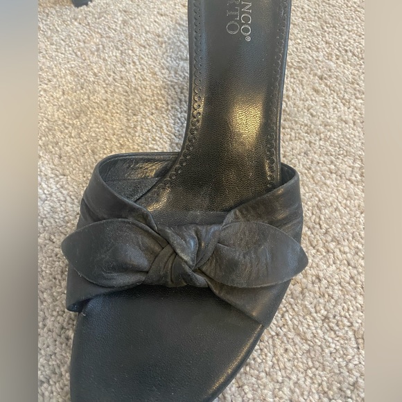 Black Decorative Bow Open Back Heels Size 9M - Picture 3 of 5